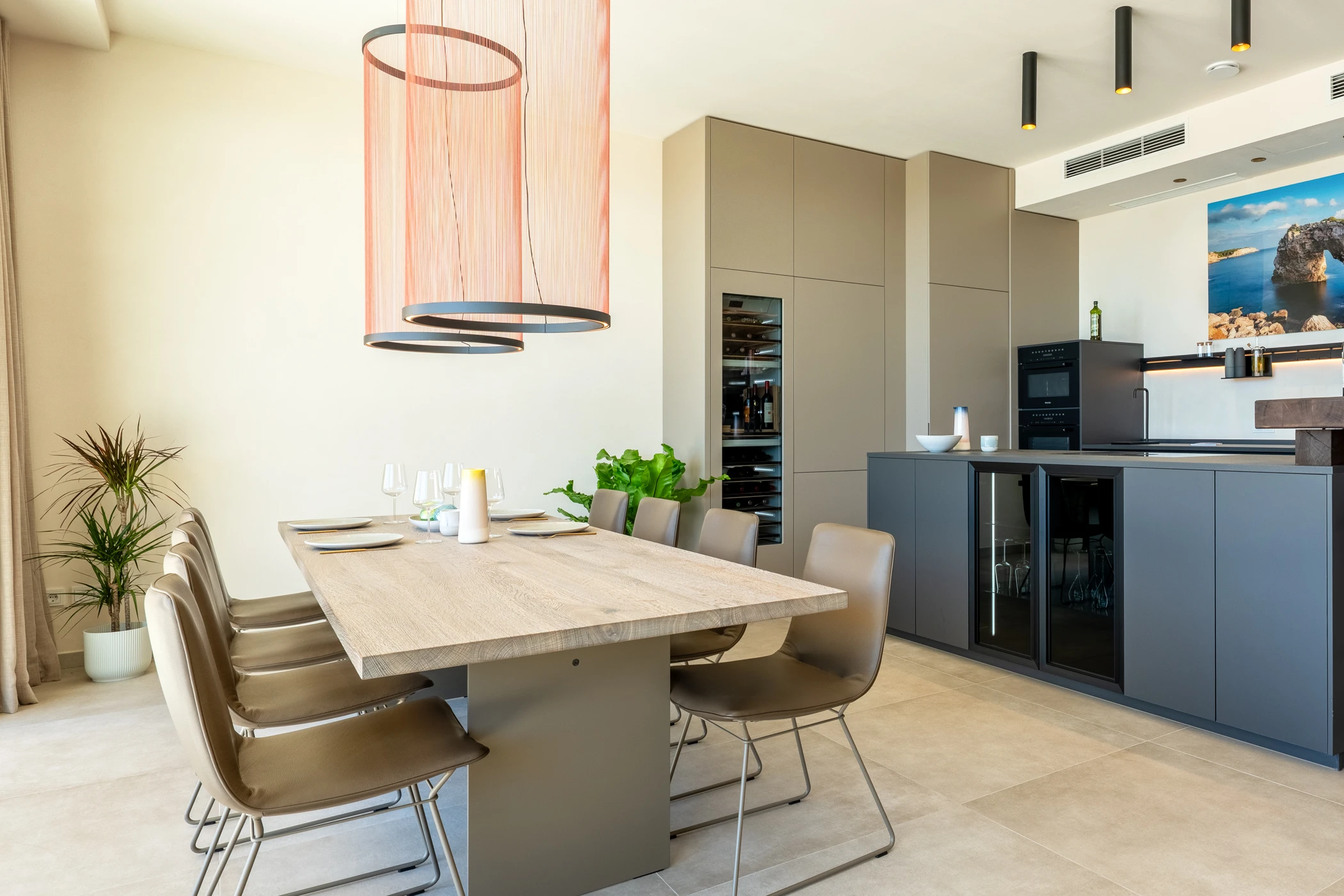 Contemporary design dining room — Luxury townhouse in Ses Salines, Mallorca